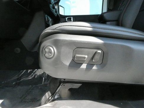 Used 2024 Jeep Wrangler Unlimited Rubicon w/ XTREMEE 35" Tire Package image 11