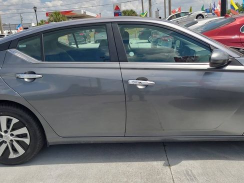Used 2020 Nissan Altima 2.5 S FWD image 9