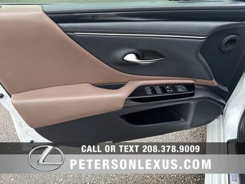 Used 2022 Lexus ES 300h w/ Accessory Package 2 image 19