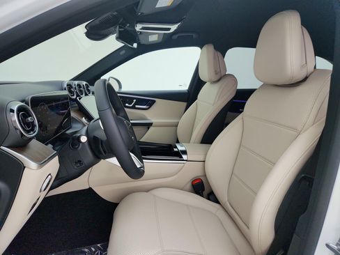 Certified 2025 Mercedes-Benz GLC 300 image 10