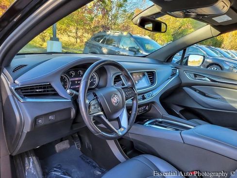 Used 2023 Buick Enclave Essence w/ Experience Buick Package image 9