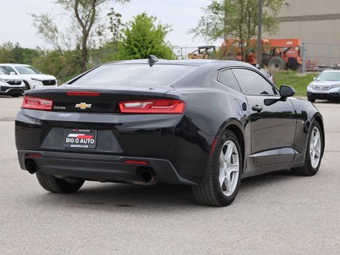 Used 2017 Chevrolet Camaro LT RWD image 9