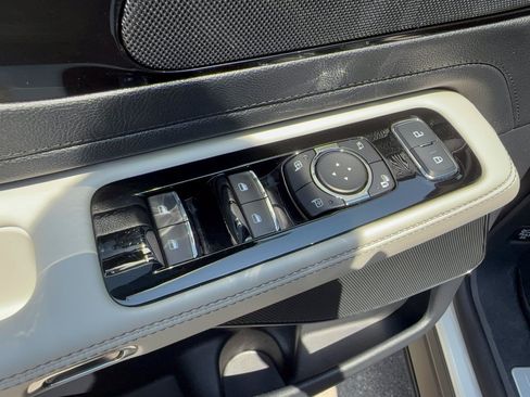 Used 2025 Lincoln Aviator 2WD image 15