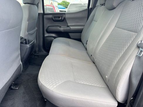 Used 2020 Toyota Tacoma SR AWD/4WD image 17