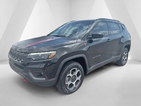 Used 2022 Jeep Compass Trailhawk w/ Trailhawk Elite Group AWD/4WD image 3