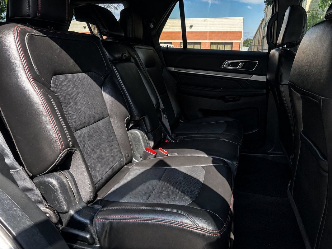 Used 2018 Ford Explorer Sport w/ Equipment Group 401A AWD/4WD image 14