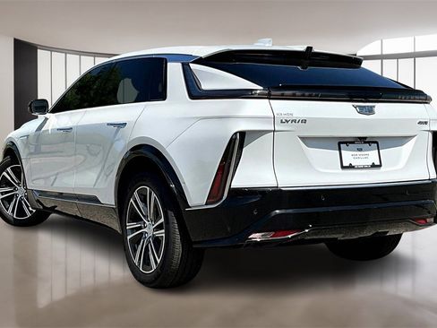 New 2025 Cadillac Lyriq Luxury image 3