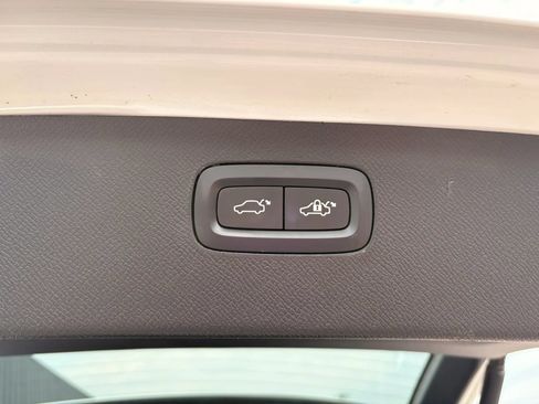 Used 2020 Volvo XC90 T5 Momentum w/ Protection Package Premier AWD/4WD image 10
