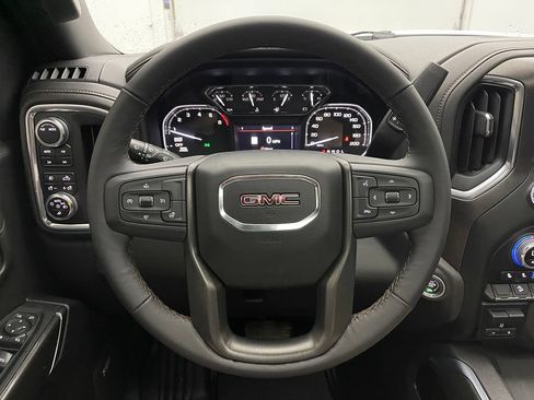 Used 2022 GMC Sierra 1500 AT4 w/ AT4 Preferred Package AWD/4WD image 19