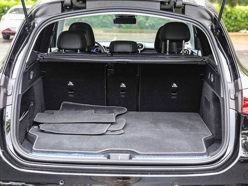 Used 2025 Mercedes-Benz GLC 350e 4MATIC image 23