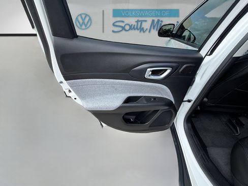 Used 2022 Jeep Compass Latitude w/ Sun and Sound Group FWD image 25