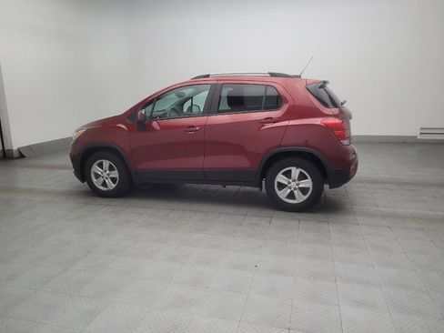 Used 2021 Chevrolet Trax LT w/ Driver Confidence Package FWD image 2