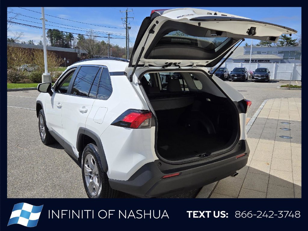 Used 2025 Toyota RAV4 XLE AWD/4WD image 17