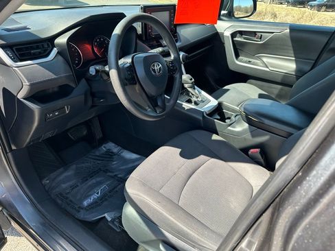 Used 2020 Toyota RAV4 LE image 12