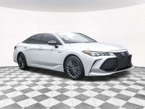 Used 2019 Toyota Avalon XSE w/ Carpet Mat Package image 16