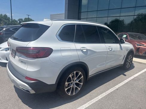 Used 2019 BMW X5 xDrive40i w/ Premium Package 2 AWD/4WD image 3