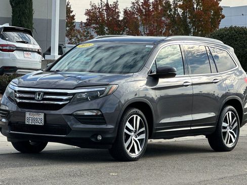 Used 2018 Honda Pilot Touring image 8