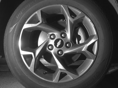 Used 2025 Chevrolet Trax LT FWD image 13