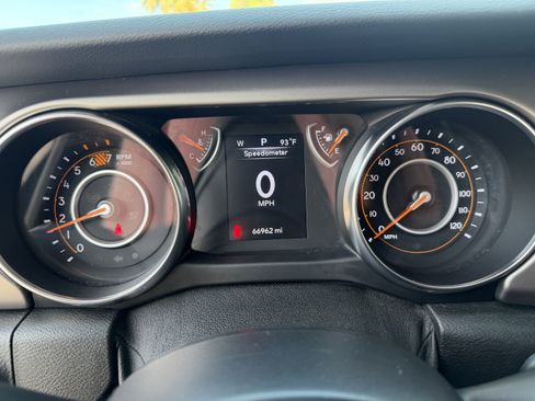 Used 2020 Jeep Wrangler Sport AWD/4WD image 31