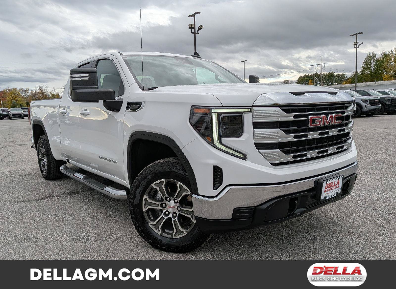 Used 2025 GMC Sierra 1500 SLE AWD/4WD image 1