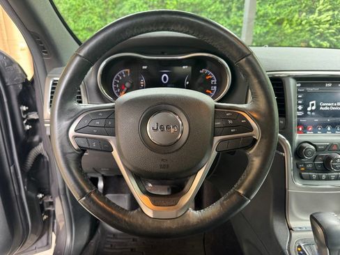 Used 2018 Jeep Grand Cherokee Limited AWD/4WD image 16