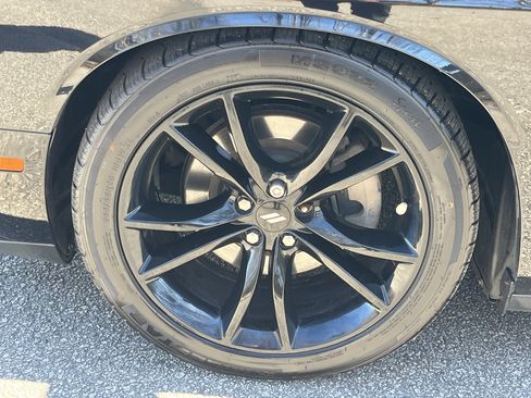 Used 2017 Dodge Challenger R/T w/ Blacktop Package image 25