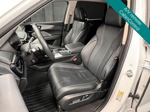 Used 2024 Acura MDX SH-AWD w/ Technology Package image 3