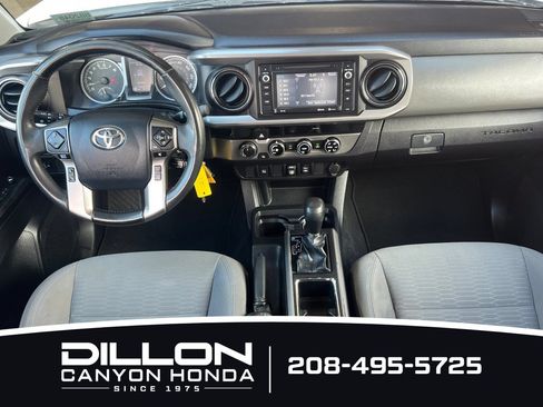 Used 2018 Toyota Tacoma SR5 AWD/4WD image 13