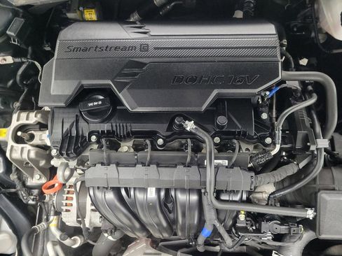 Used 2022 Hyundai Elantra SEL image 31