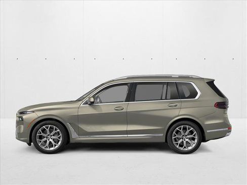Used 2026 BMW X7 xDrive40i w/ M Sport Package AWD/4WD image 3