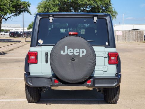 Used 2024 Jeep Wrangler Sport AWD/4WD image 5