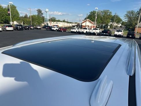 Used 2023 GMC Yukon SLT image 10