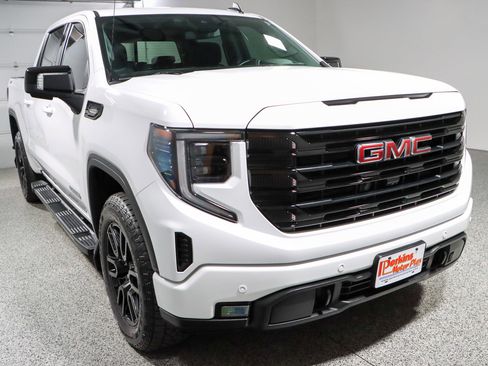 Used 2025 GMC Sierra 1500 Elevation w/ Elevation Premium Package image 5