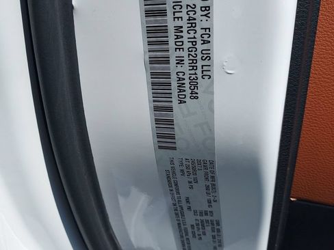 Used 2024 Chrysler Pacifica Pinnacle w/ Trailer Tow Group FWD image 27