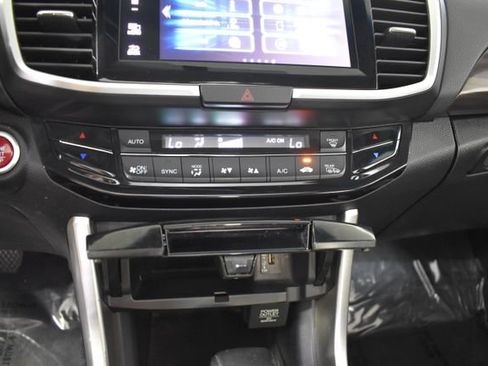 Used 2017 Honda Accord EX-L image 23