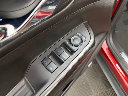 Used 2022 GMC Acadia SLT w/ Technology Package AWD/4WD image 12