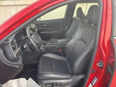 Used 2023 Toyota Crown Limited image 27