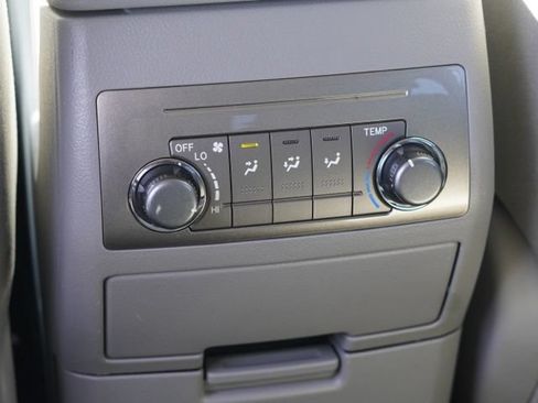 Used 2013 Toyota Highlander Plus FWD image 36