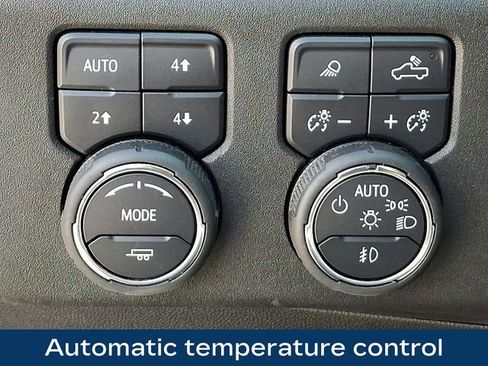 Used 2025 Chevrolet Silverado 1500 High Country w/ High Country Premium Package AWD/4WD image 9
