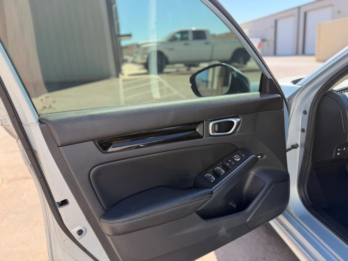 Used 2022 Honda Civic Touring image 17