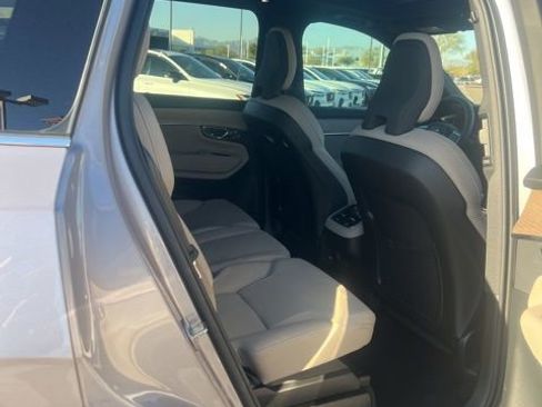 New 2026 Volvo XC90 B6 Core image 28