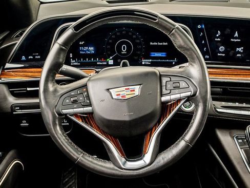 Certified 2024 Cadillac Escalade Premium Luxury image 9