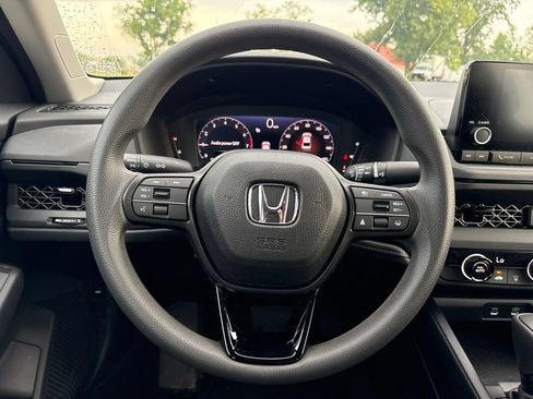 Used 2025 Honda Accord LX image 17
