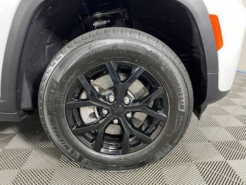 Used 2026 Jeep Grand Cherokee L 4WD image 9