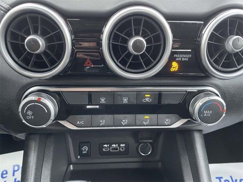 Certified 2025 Nissan Sentra SV image 27