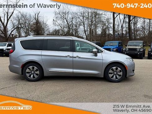 Used 2018 Chrysler Pacifica Limited w/ Advanced Safetytec Group image 25