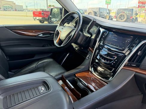 Used 2019 Cadillac Escalade Premium Luxury AWD/4WD image 81