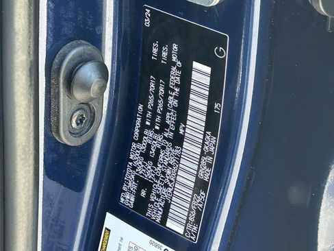 Certified 2024 Toyota 4Runner SR5 AWD/4WD image 32