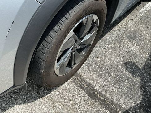 Used 2024 Nissan Rogue SV AWD/4WD image 13
