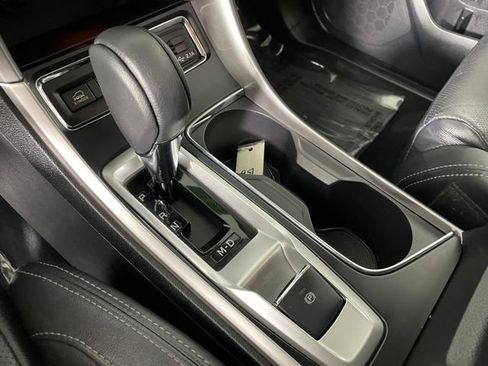 Used 2019 Subaru Ascent Limited AWD/4WD image 10